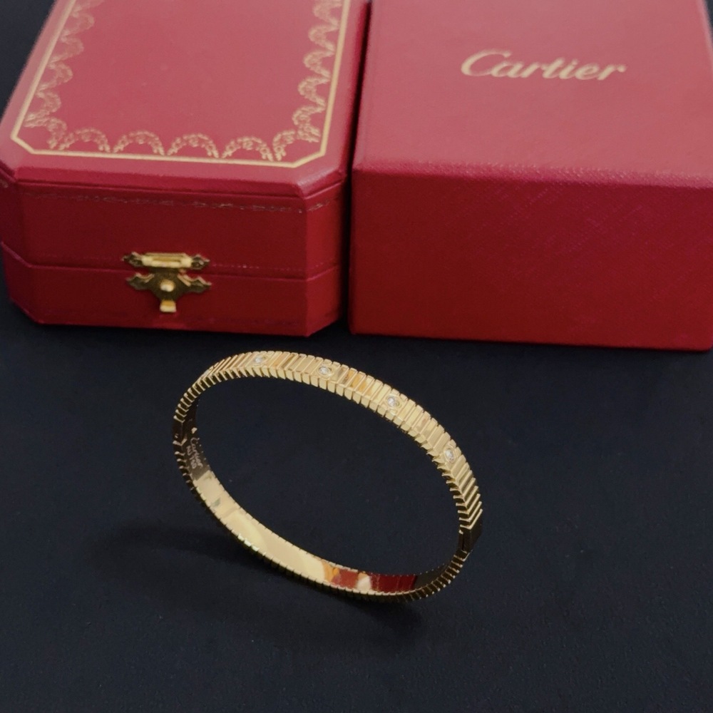Cartier Ridged Texture Gold Bangle Bracelet - Picture 4 of 9